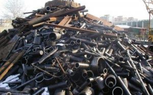 Percheziţii în Bucureşti şi în opt judeţe