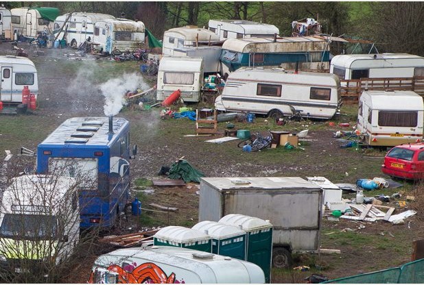 Taberele de romi din Italia vor fi demolate