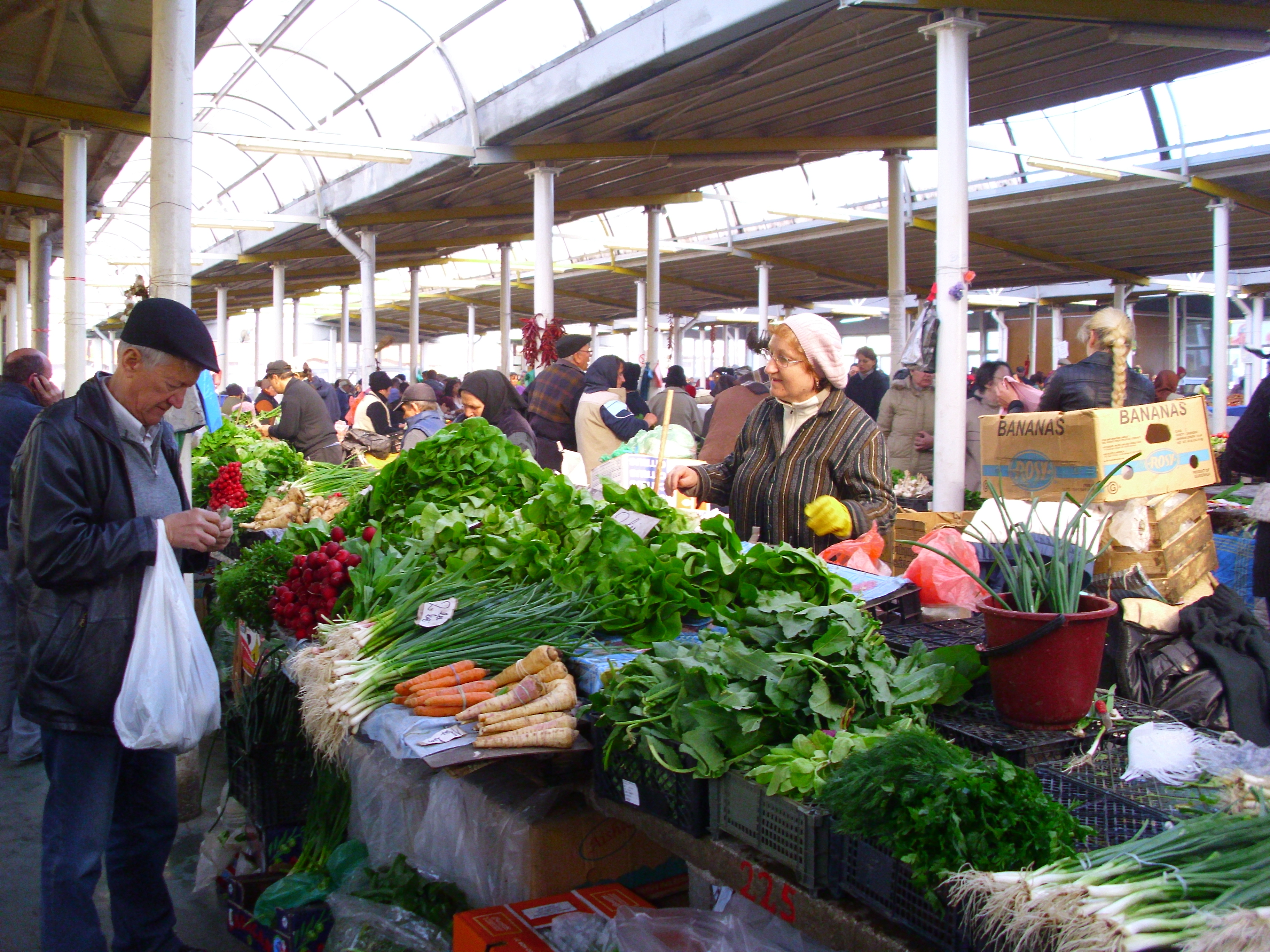 Fermierii PFA vor putea să vândă în piețe. Ordin comun MADR-MDRAP