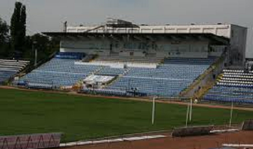 Se dărâmă stadionul!