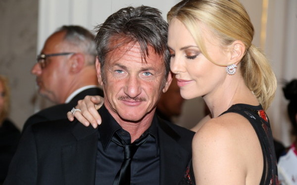 Charlize Theron şi Sean Penn s-au despărţit