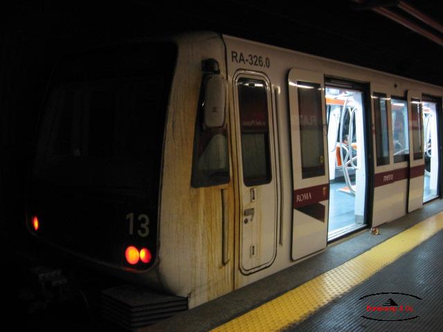 Două metrouri s-au ciocnit la Roma