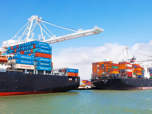 Grevă de avertisment a transportatorilor maritimi din Grecia