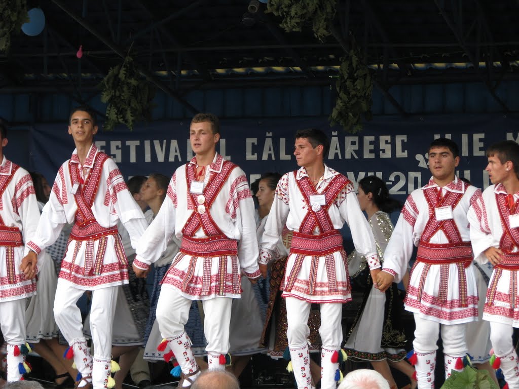 Festivalul calusaresc „Ilie Martin” la Colonesti