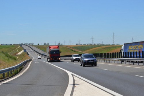 Pe autostradă, până la unguri, din 11 iulie 2015 .