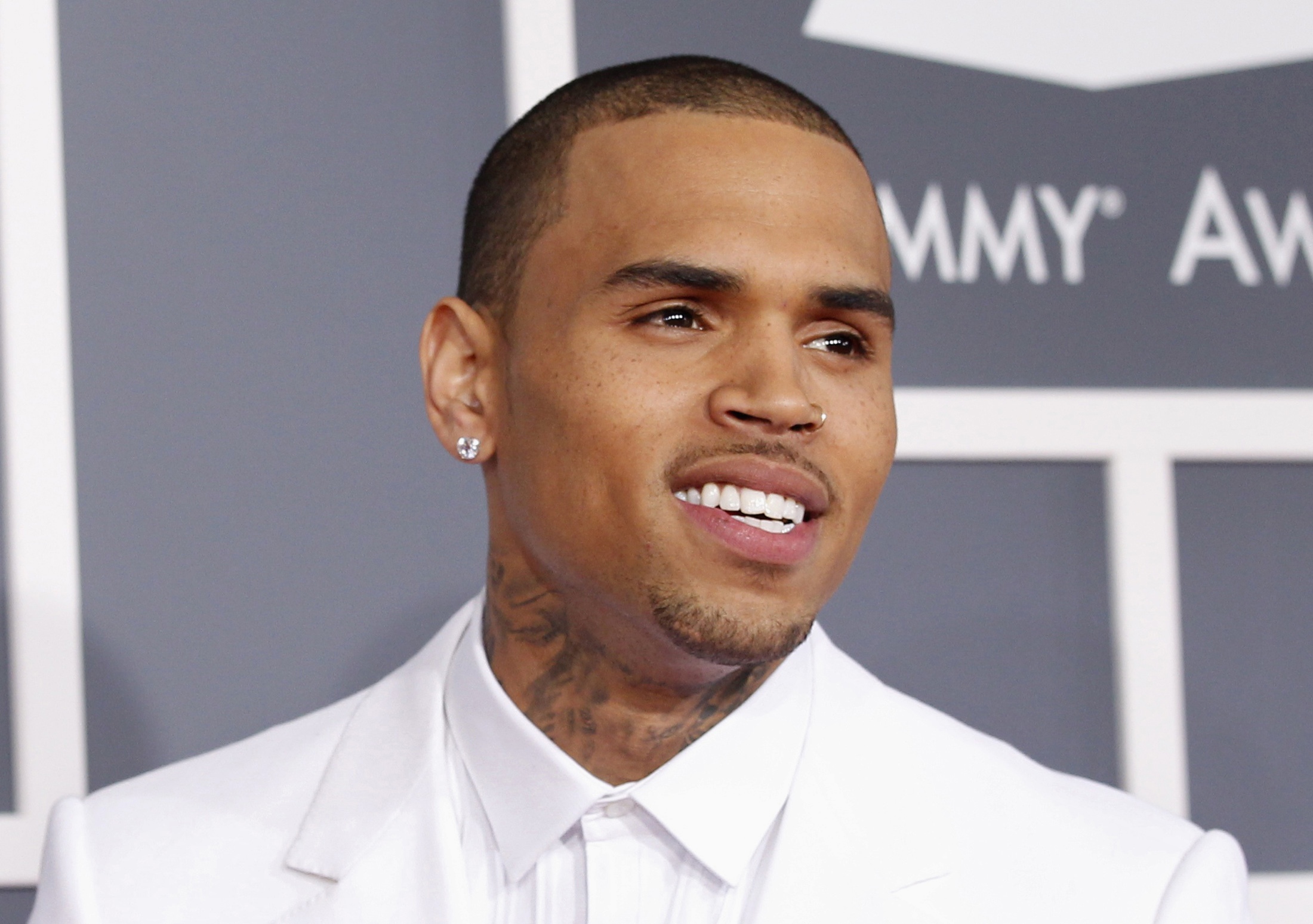Chris Brown jefuit!
