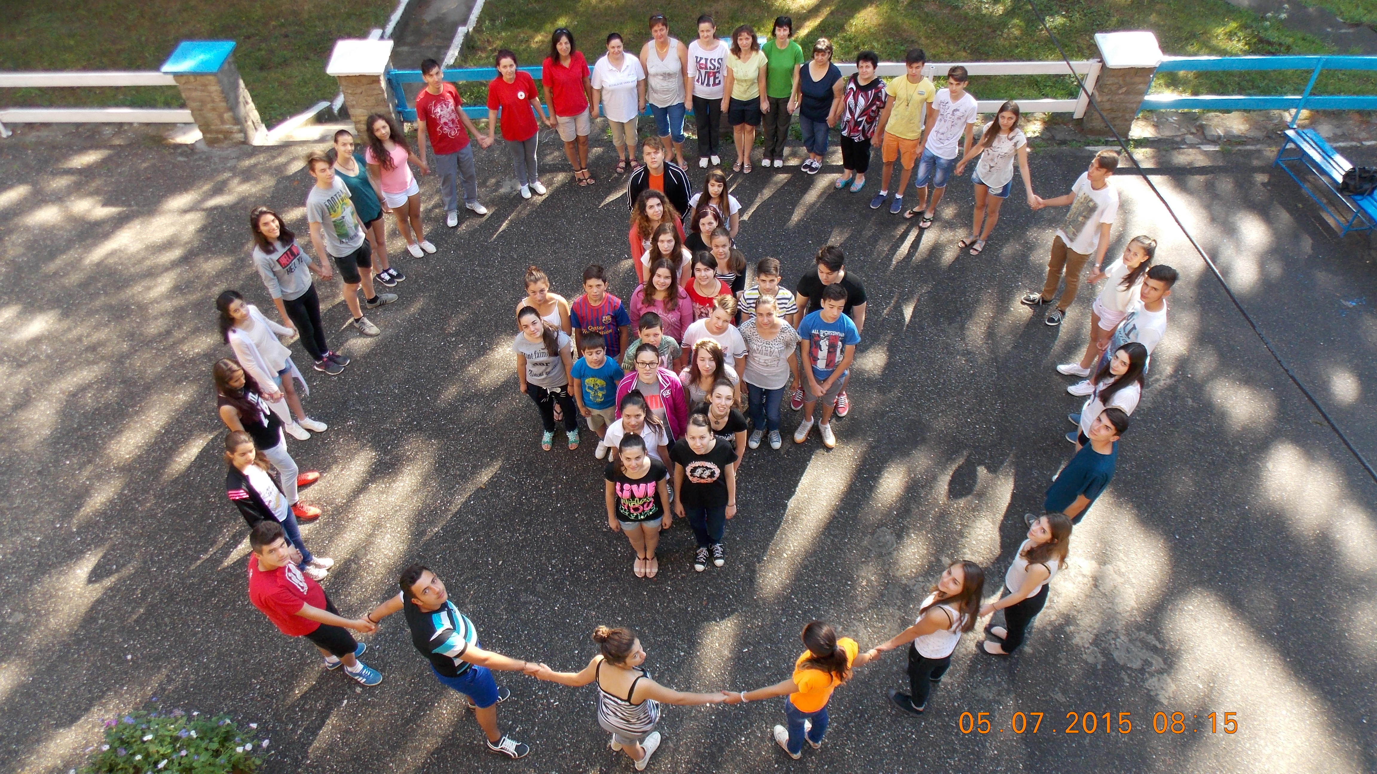 Crucea Roșie în tabără