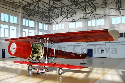 Expoziție de avioane la Slatina