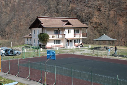 Centrul de Agrement Bradișor, judeţul Vâlcea.