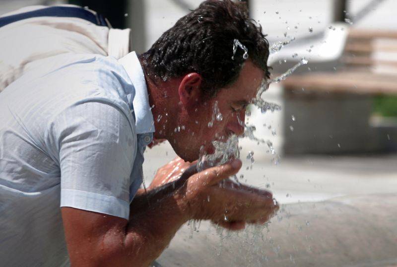 Canicula ii doboara pe valceni
