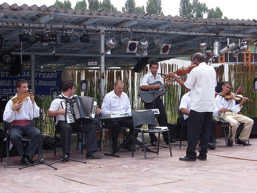 Festivalul „Iustina Băluţeanu”