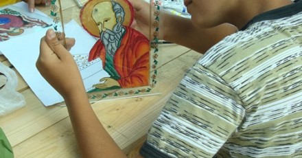 Incepe „Arta icoanelor pe sticlă”