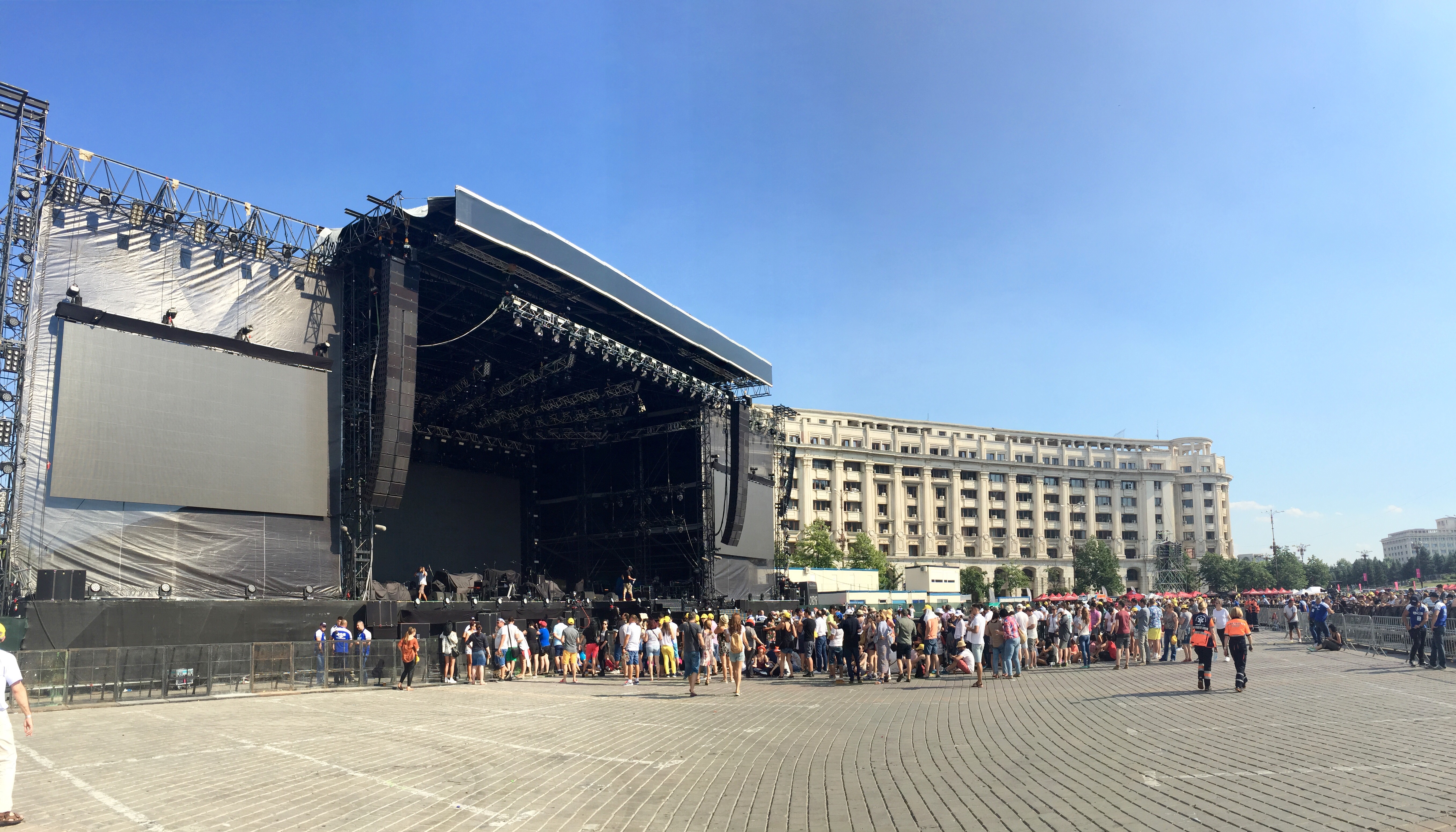 Primele fotografii de la concertul Robbie Williams!