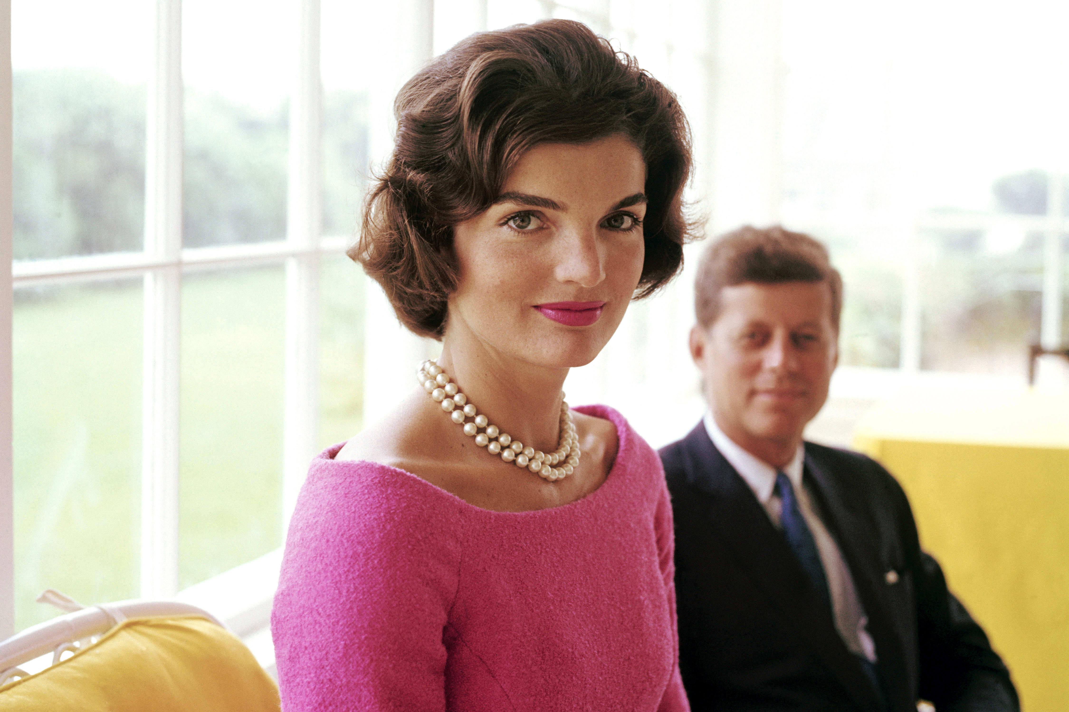 Jackie O.: o viata cu stil, cosmopolita, dar tragica