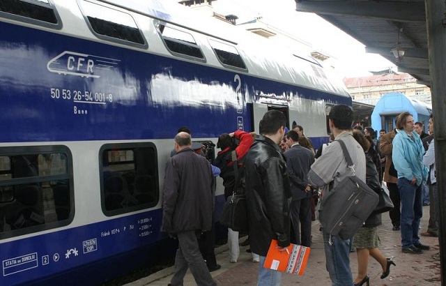 CFR suplimenteaza trenurile