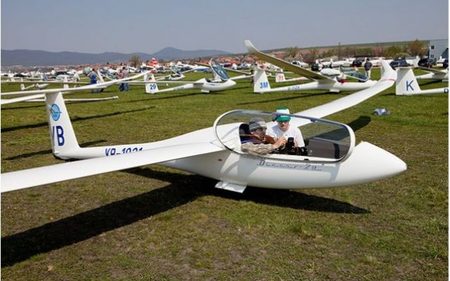 Planorul disparut joi e de negasit!