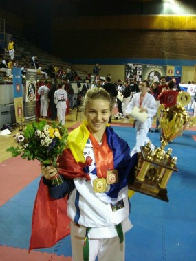 Gabriela Ioana Dumitru face performanţă în artele marţiale