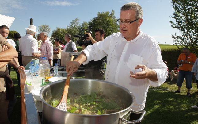 Divanul Degustătorilor de Film și Artă Culinară