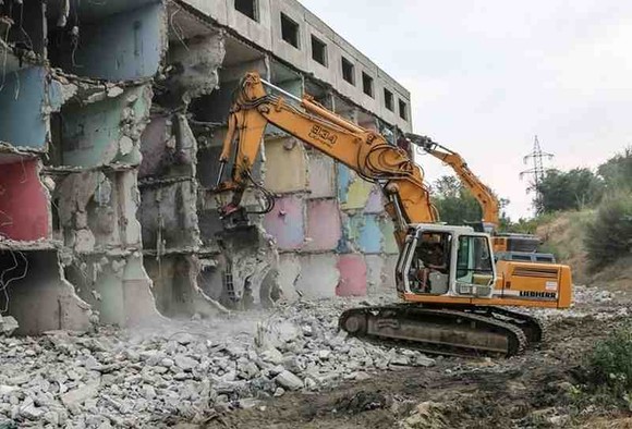 Bloc demolat din greseala
