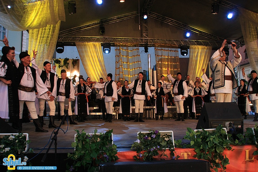 A inceput Festivalul ‘Cântecele Munților’