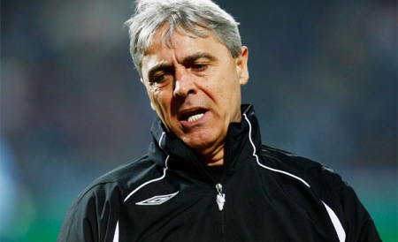 Casa şi maşina antrenorului Sorin Cârţu, vandalizate!