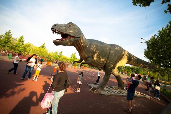 Record de vizitatori la Dino Park!