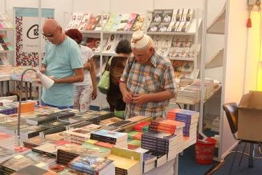 Maine se deschide Targul GAUDEAMUS