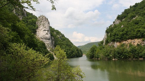 Statuia lui Decebal, printre cele mai impresionante din lume