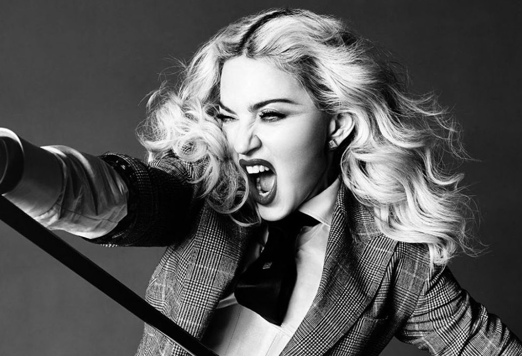 Madonna: „Am chemat poliţia alimentaţiei”!