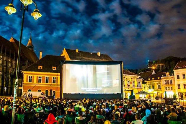 Caravana Metropolis – Cinema in aer liber