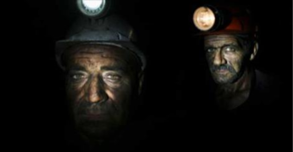 55 de mineri blocati de 7 zile in subteran!