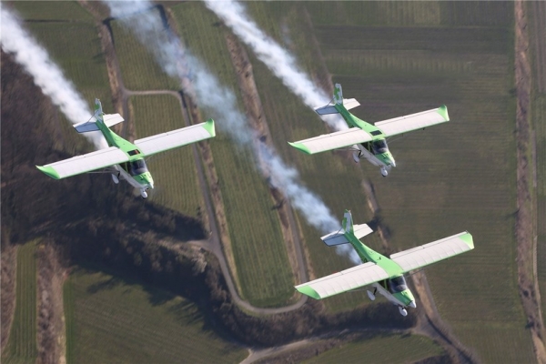 Două avioane s-au prăbușit la un miting aviatic