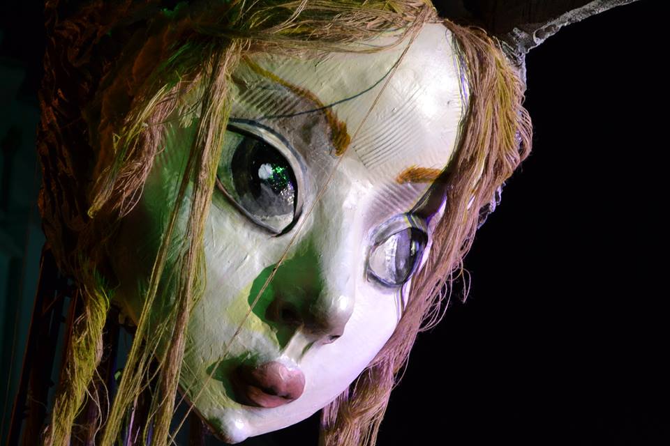 Papusile ocupa strazile din Craiova!