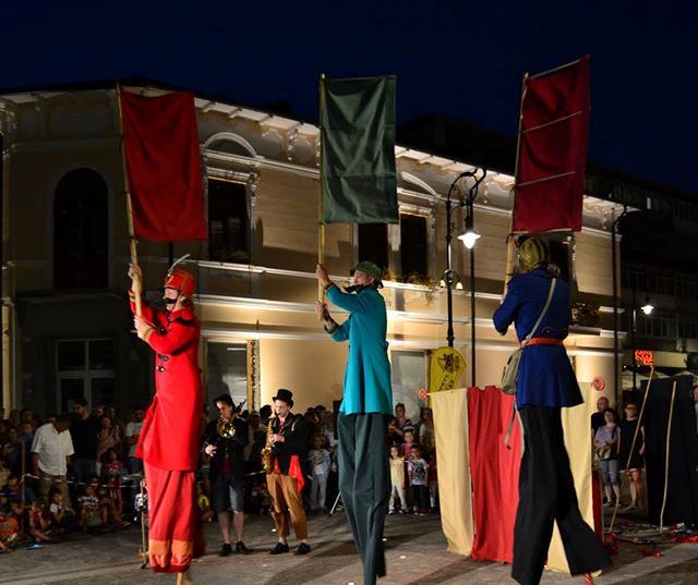 Ziua 5: Puppets Occupy Street