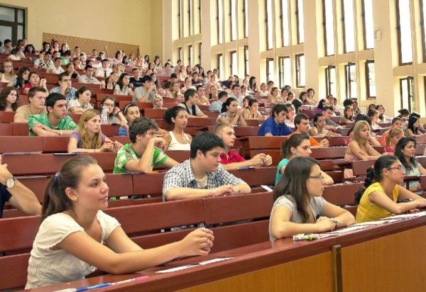 Studentii discuta Legea Nationala a Educatiei