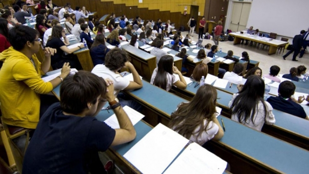 Amenzi inzecite pentru universitati