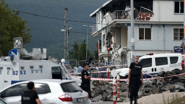 Turkey attacks: Deadly violence in Istanbul and Sirnak