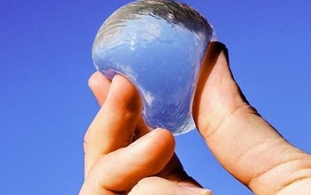 Sticla comestibila care ar putea inlocui definitiv ambalajele din PET