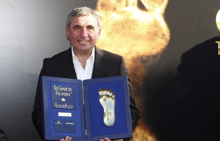 FOTO: Gheorghe Hagi a primit trofeul Golden Foot