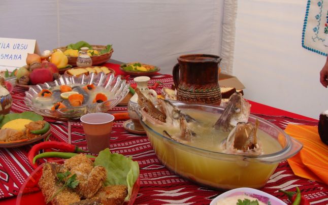 (Reportaj) Festivalul răciturilor, la Tismana