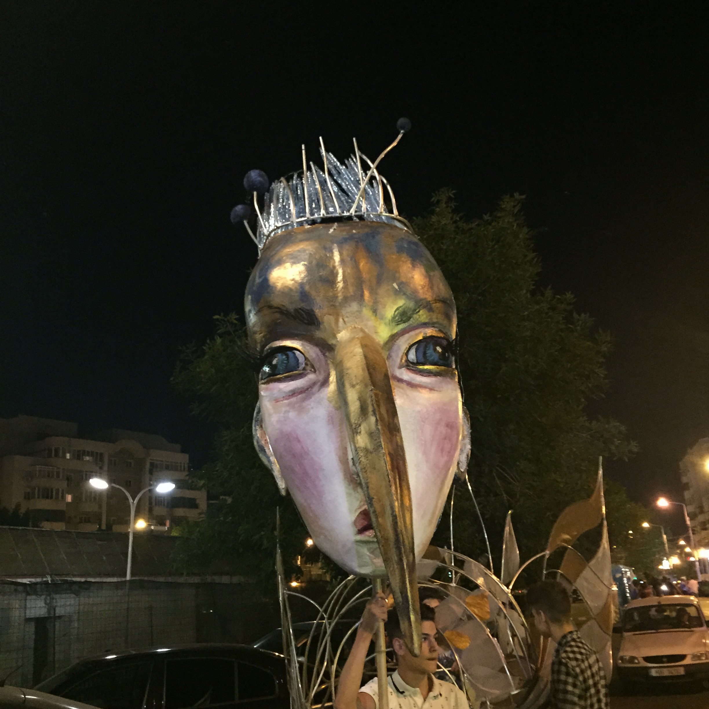 Parada extraordinara la finalul editiei Puppets Occupy Street