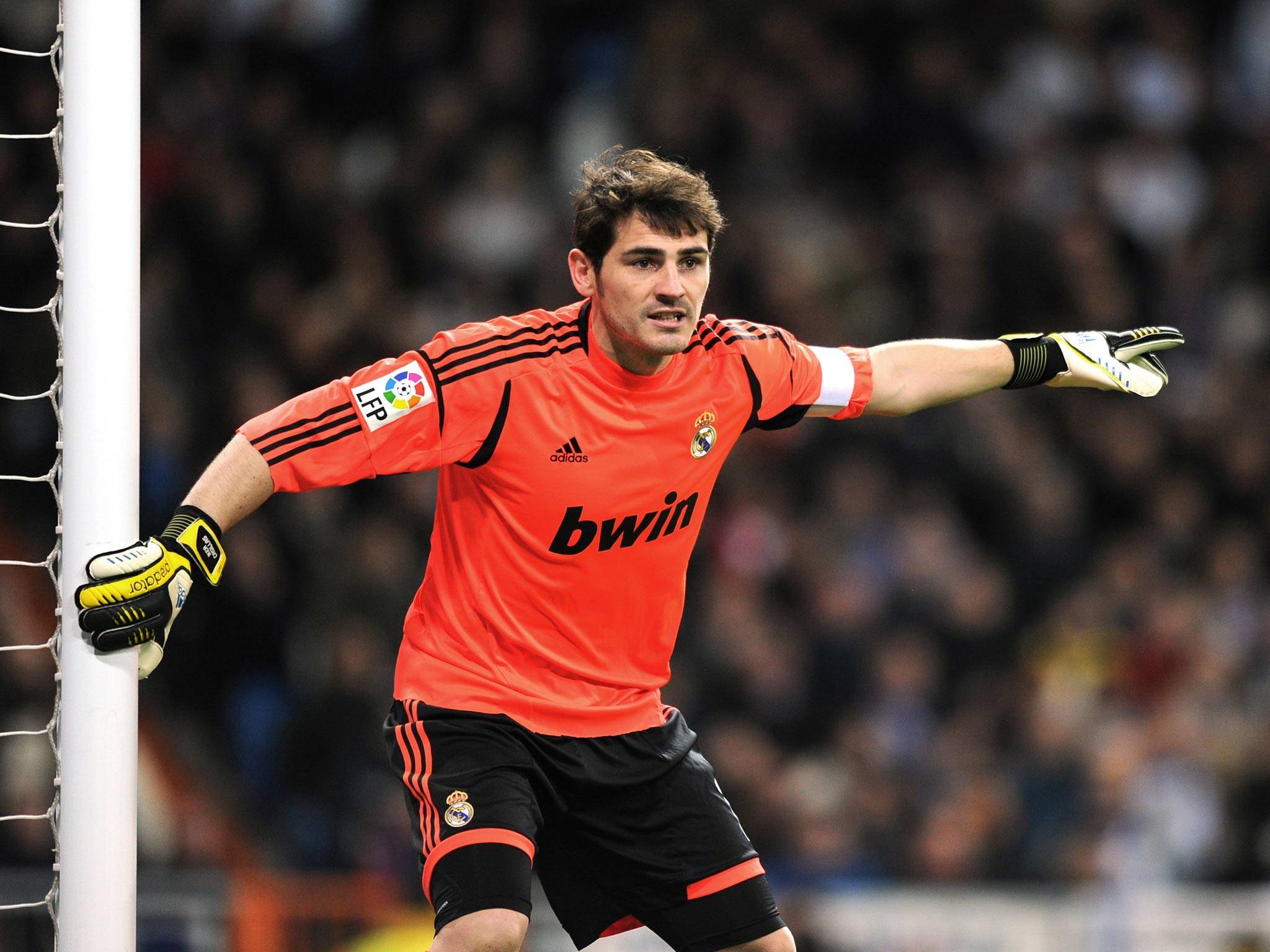 Iker Cassilas scrie istorie!
