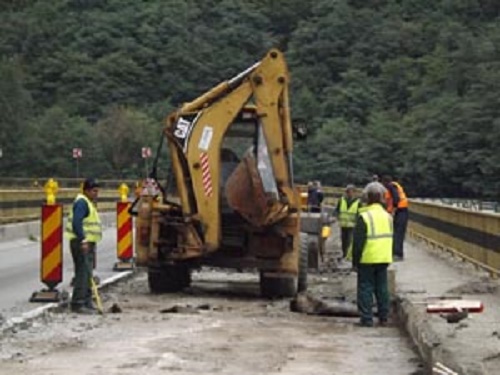 Greu de trecut pe Valea Oltului!