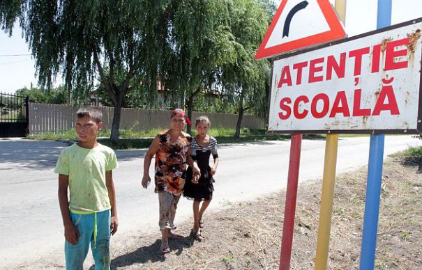 700 de elevi analfabeți în Gorj