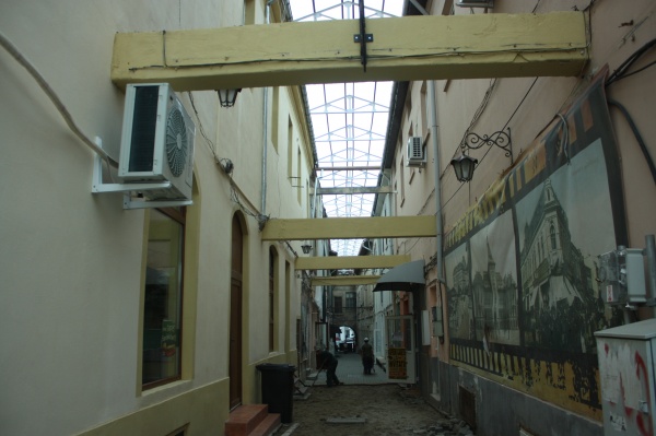 Bazarul Craiovei a intrat în lucru!