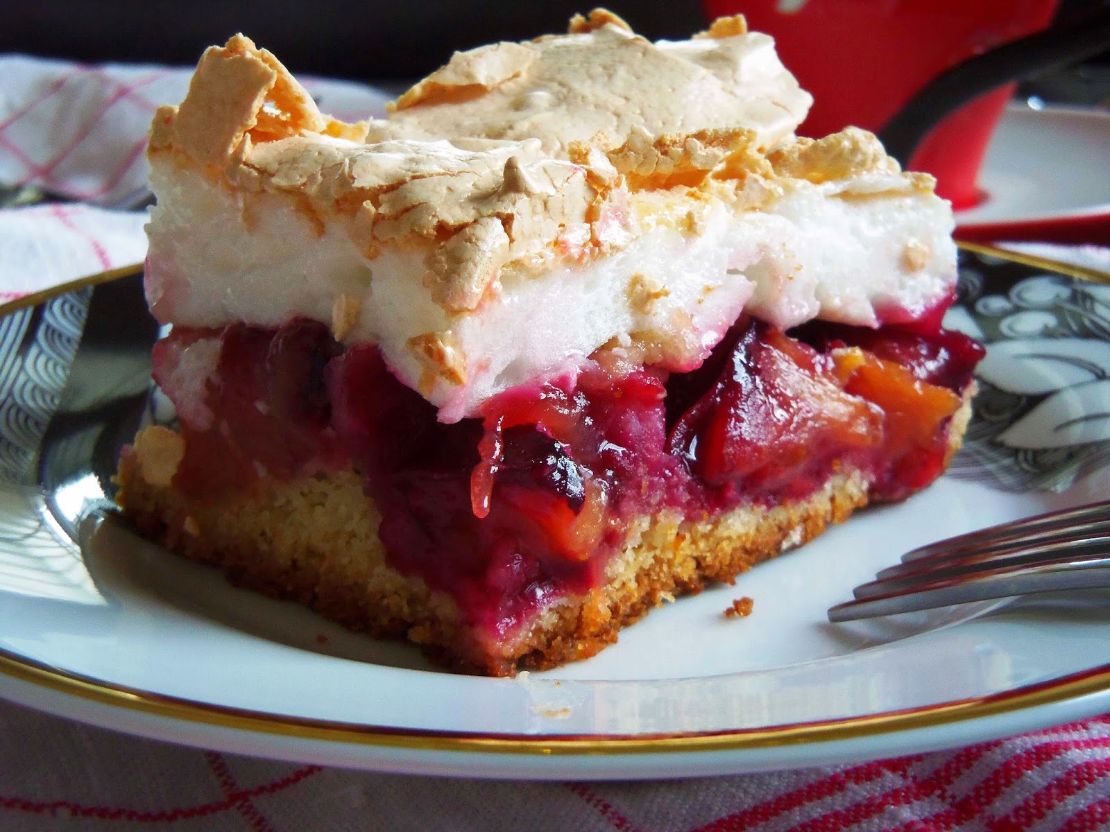 Delicii de septembrie: Prajitura cu prune si bezea