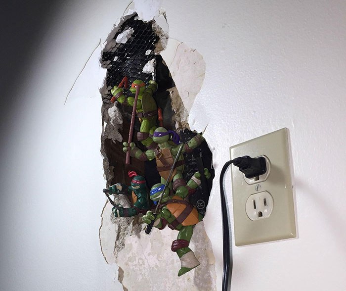 Picture of the Day: How to fix a broken wall