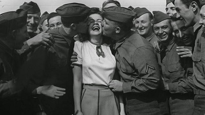 Marilyn Hare: actrița care a sărutat 10.000 de soldați în Al Doilea Război Mondial