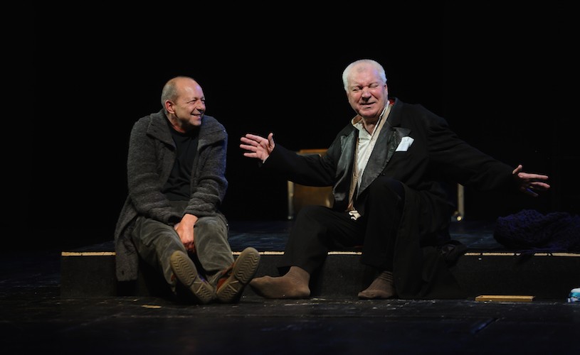 Actorul craiovean Ilie Gheorghe in premiera spectacolului “Noaptea bufonilor”