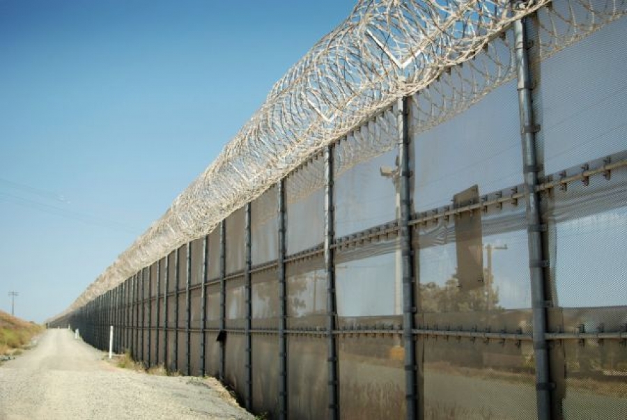 Gard metalic intre Ungaria si Romania